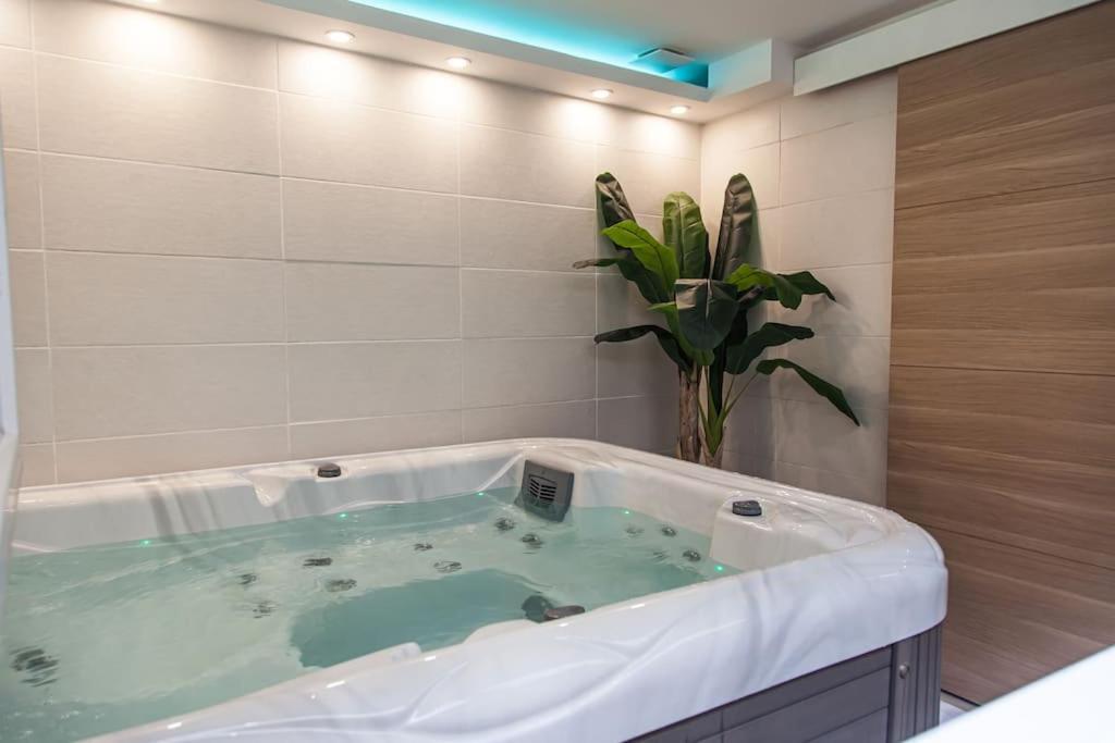 L'Escapade-Hypercentre-Parking Prive-Refait A Neuf Apartment ชาโตรูซ์ ภายนอก รูปภาพ